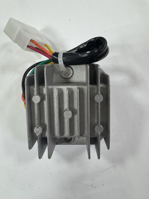 Регулятор напряжения 4Т 125-150сс 1 фишка 5 конт.SCOOTER-M, 16253 МОТОУДАЧА. Магазин мототехники и садового инвентаря в Калуге