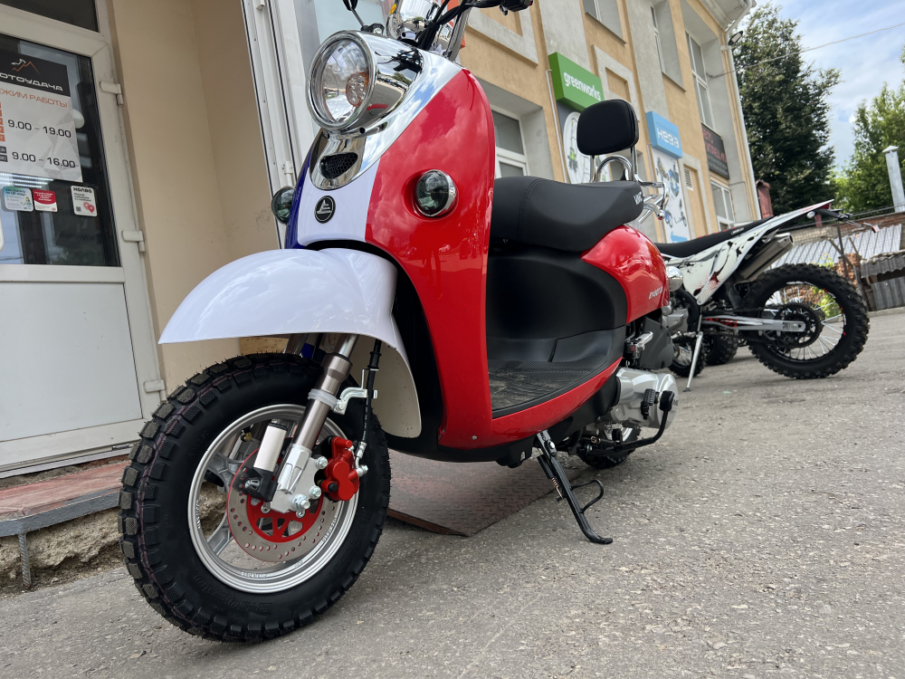 Скутер VENTO RETRO 49cc (150) сигнализация (99кг/100кг) WHITЕ/BLUE/RED ФРАНЦИЯ МОТОУДАЧА. Магазин мототехники и садового инвентаря  в Калуге