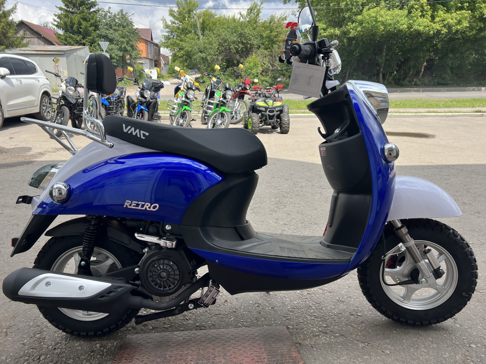 Скутер VENTO RETRO 49cc (150) сигнализация (99кг/100кг) WHITЕ/BLUE/RED ФРАНЦИЯ МОТОУДАЧА. Магазин мототехники и садового инвентаря  в Калуге
