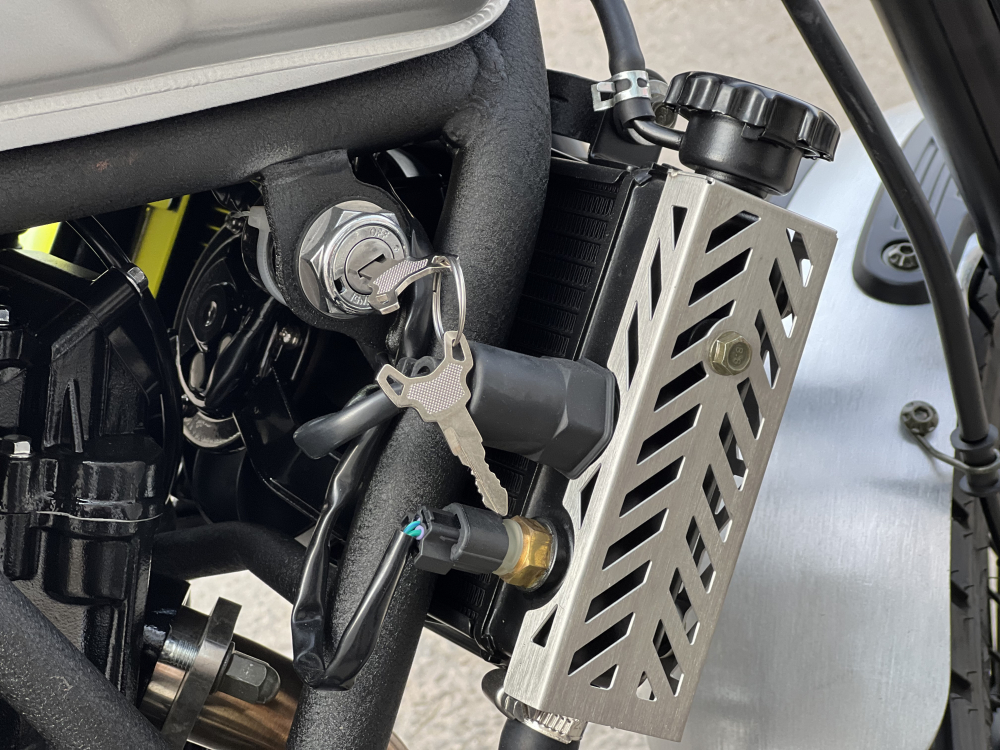 МОТОЦИКЛ FUEGO Scrambler 300-174 (СЕРЕБРО, 72 СПИЦЫ) 26 л.с МОТОУДАЧА. Магазин мототехники и садового инвентаря с доставкой по всей России