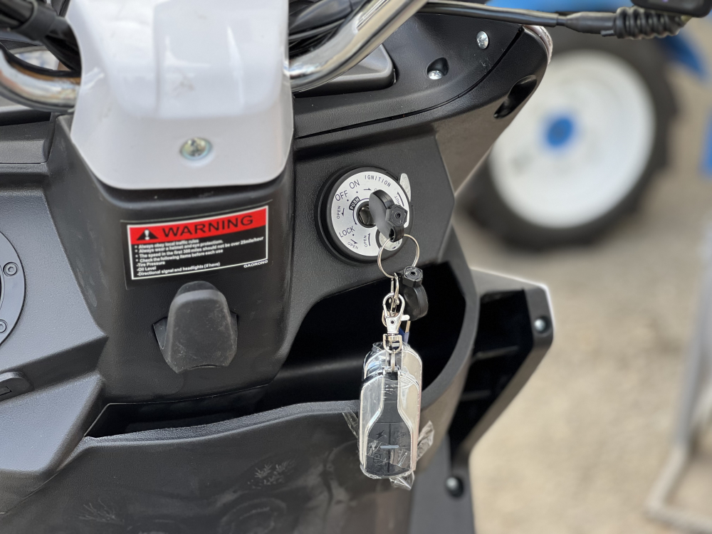 Скутер TMBK SCOOTER JUMBO 50cc (150сс) White Black (Бело-чёрный) МОТОУДАЧА. Магазин мототехники и садового инвентаря в Калуге
