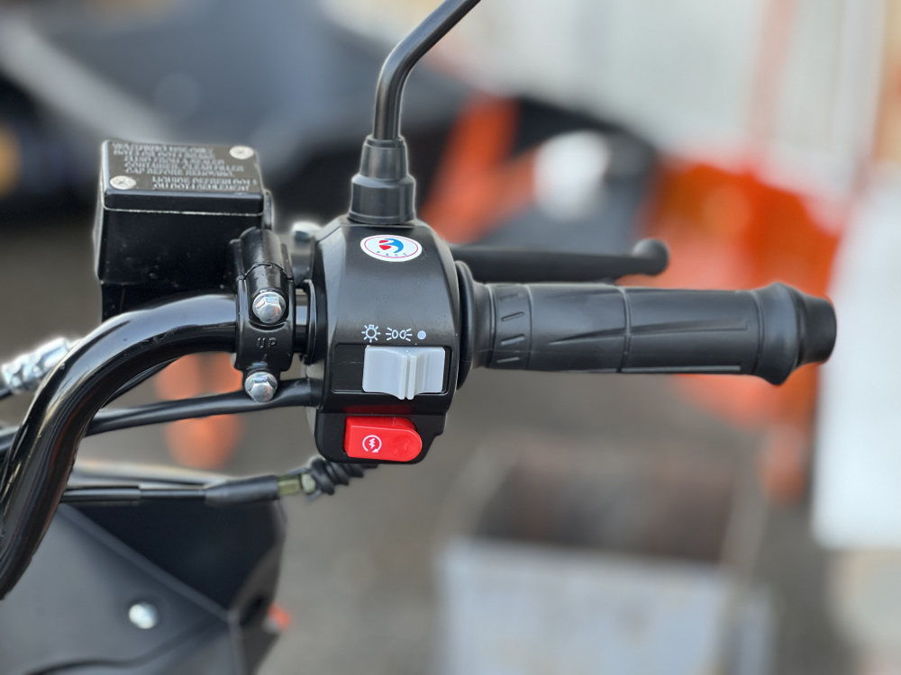 Скутер TMBK SCOOTER AERO 50cc Orange/Black МОТОУДАЧА. Магазин мототехники и садового инвентаря с доставкой по всей России