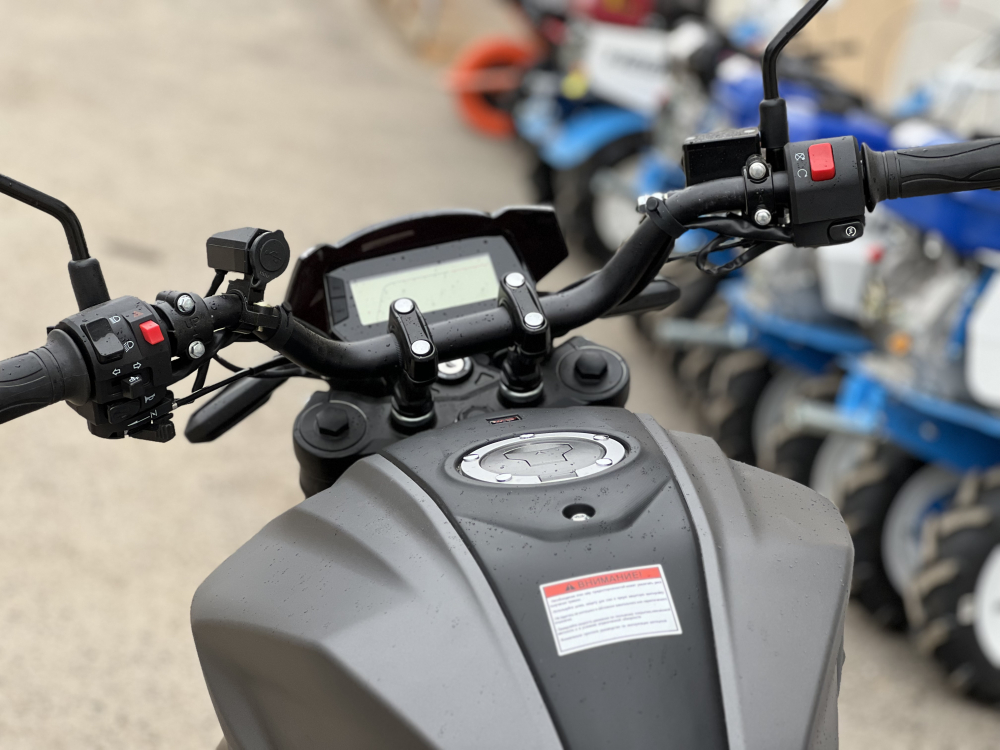 Мопед VMC GRACE BY49Q-A 49,5 см3 СЕРИЯ Y1250 (LED фар /сиг пов./пан.приб;пер./зад диск.тор.) (MATT G МОТОУДАЧА. Магазин мототехники и садового инвентаря с доставкой по всей России