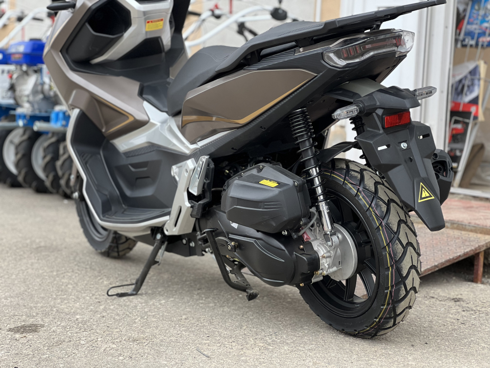 Скутер TRACER ADV МОТОУДАЧА. Магазин мототехники и садового инвентаря с доставкой по всей России