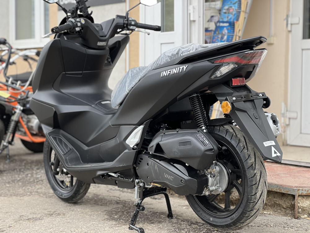 Скутер VMC INFINITY CL49QT-3A 49 см3 СЕРИЯ T1700 (Инжектор, возд охлажд., COMBI BRAKE) BLACK MATT МОТОУДАЧА. Магазин мототехники и садового инвентаря с доставкой по всей России