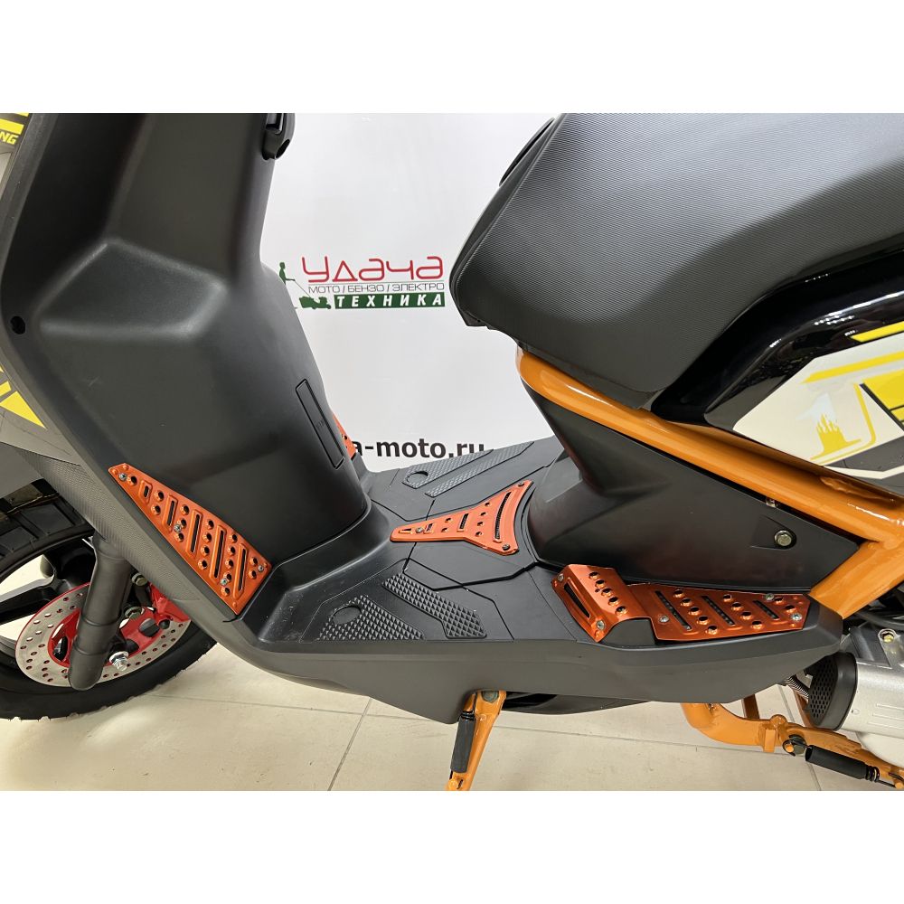 Скутер VMC (VENTO) SMART 49cc (150) (YAMAHA BWS REPLICA сигнализация) (BLACK/ORANGE) Оранжевый МОТОУДАЧА. Магазин мототехники и садового инвентаря с доставкой по всей России