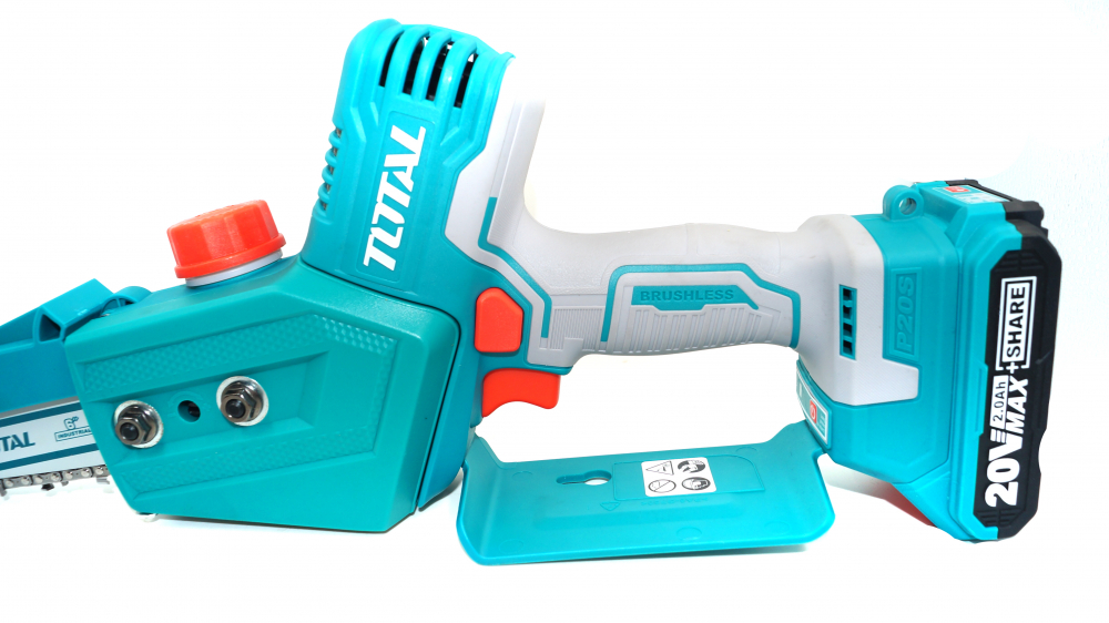 Аккумуляторная мини цепная пила TOTAL INDUSTRIAL Li-ion 20V,длина стежня 6"(15cm), скорость 11m/s МОТОУДАЧА. Магазин мототехники и садового инвентаря с доставкой по всей России