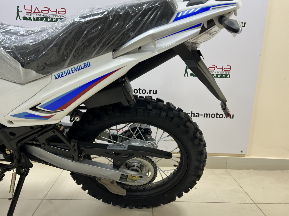 Мотоцикл Motoland XR250 ENDURO (172FMM-5/PR250) белый МОТОУДАЧА. Магазин мототехники и садового инвентаря с доставкой по всей России