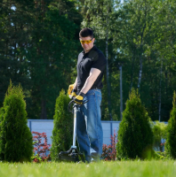 Триммер CHAMPION Т523 (разъемн.прям. 1,4кВт 51,7см? 7,4кг HT21+40/255/25,4 U-ручка легк.старт), CHAMPION, T523 Мотоудача. Магазин садового инвентаря и техники в Калуге