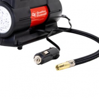 Компрессор автомобильный QUATTRO ELEMENTI Smart 65 (12 Вольт, 200 Вт, 10 бар, 65 л/мин, фонарь, сумка) МОТОУДАЧА. Магазин мототехники и садового инвентаря в Калуге