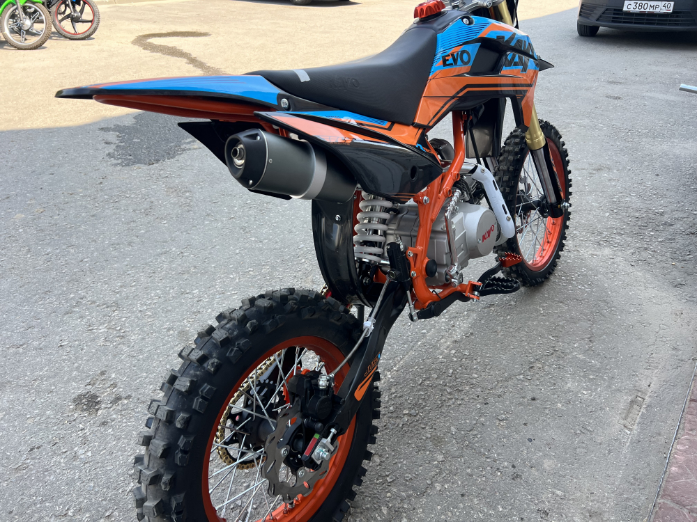 Питбайк KAYO EVOLUTION YX125EM 17/14 KRZ (механ. сцепл., эл. стартер) МОТОУДАЧА. Магазин мототехники и садового инвентаря  в Калуге